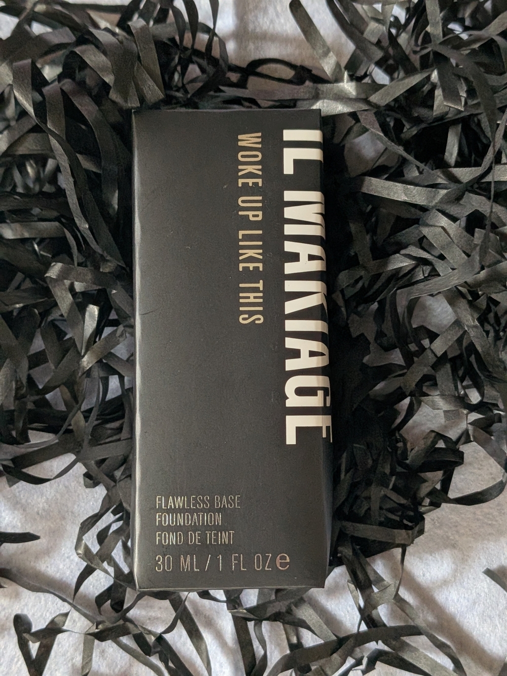 IL MAKIAGE Flawless Base Foundation - Black and Gold Packaging